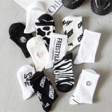 New Fashion Harajuku Hip Hop Socks Unisex Funny Smile Moon Women Socks Happy Skateboard Socks Streetwear Black White Meias